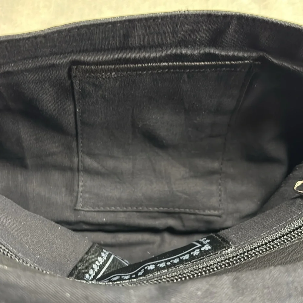 Deena & Ozzy Black Textured 100% Soft Goat Leather Foldover Clutch w/Wrist Strap - Picture 7 of 9